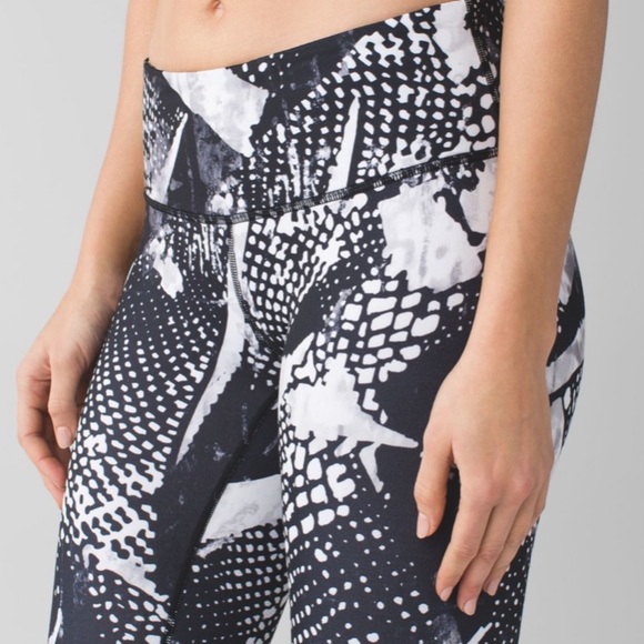 Lululemon Wunder Under Crop III *Full-On LuonStatic Mist White Black Leggings - Picture 3 of 13